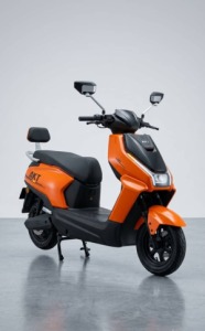 AKT RUN STABLE 2000W电动滑板车 – 72V 26Ah石墨烯电池