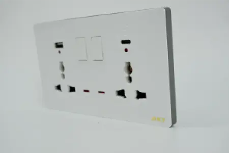 AKT 13A*2 Switched Socket via Indicator