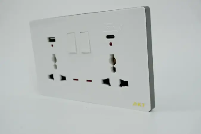 AKT 13A*2 Switched Socket via Indicator