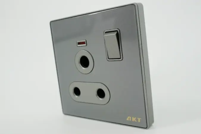 AKT 15A Switched Socket via Indicator