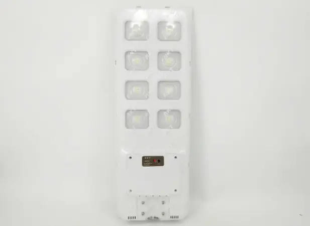 AKT LED太阳能路灯 200W – 2800流明（型号 AKT-LD21007-8T-200W）