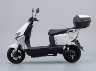AKT 1500W Electric Scooter – 72V 26Ah Graphene Battery