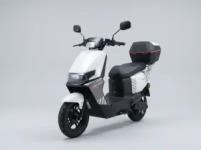 AKT 1500W Electric Scooter – 72V 26Ah Graphene Battery