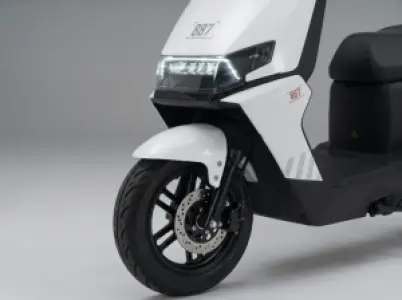 AKT 1500W 电动摩托车 – 72V 26Ah 天能石墨烯电池