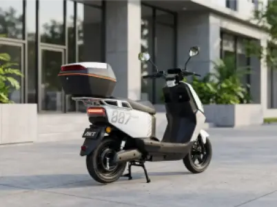 Scooter électrique AKT 1500W – Batterie au graphène Tianneng 72V 26Ah