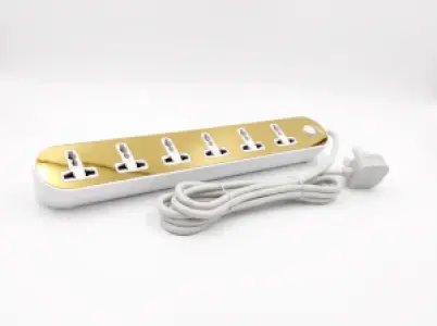 AKT六位电源插座 2500W – 过载保护
