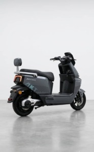 AKT S90 2000W Electric Scooter – 72V 26Ah Graphene Battery