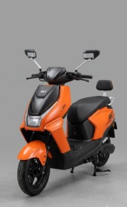 AKT RUN STABLE 2000W电动滑板车 – 72V 26Ah石墨烯电池